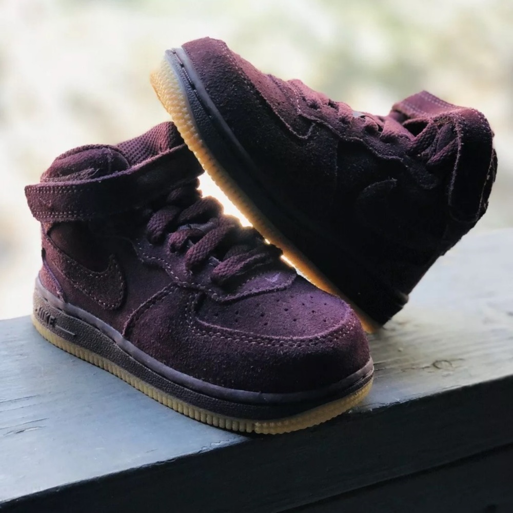 NIKE Air Force 1 Mid Suede